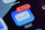 Email icon showing 6753 unread messages